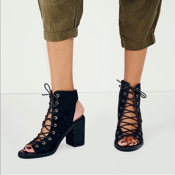 Jeffrey Campbell Minimal Laced-up Heel - Picture 8 of 8